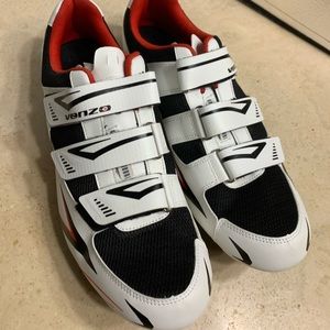 New men’s venzo cycling shoes 🚵‍♀️